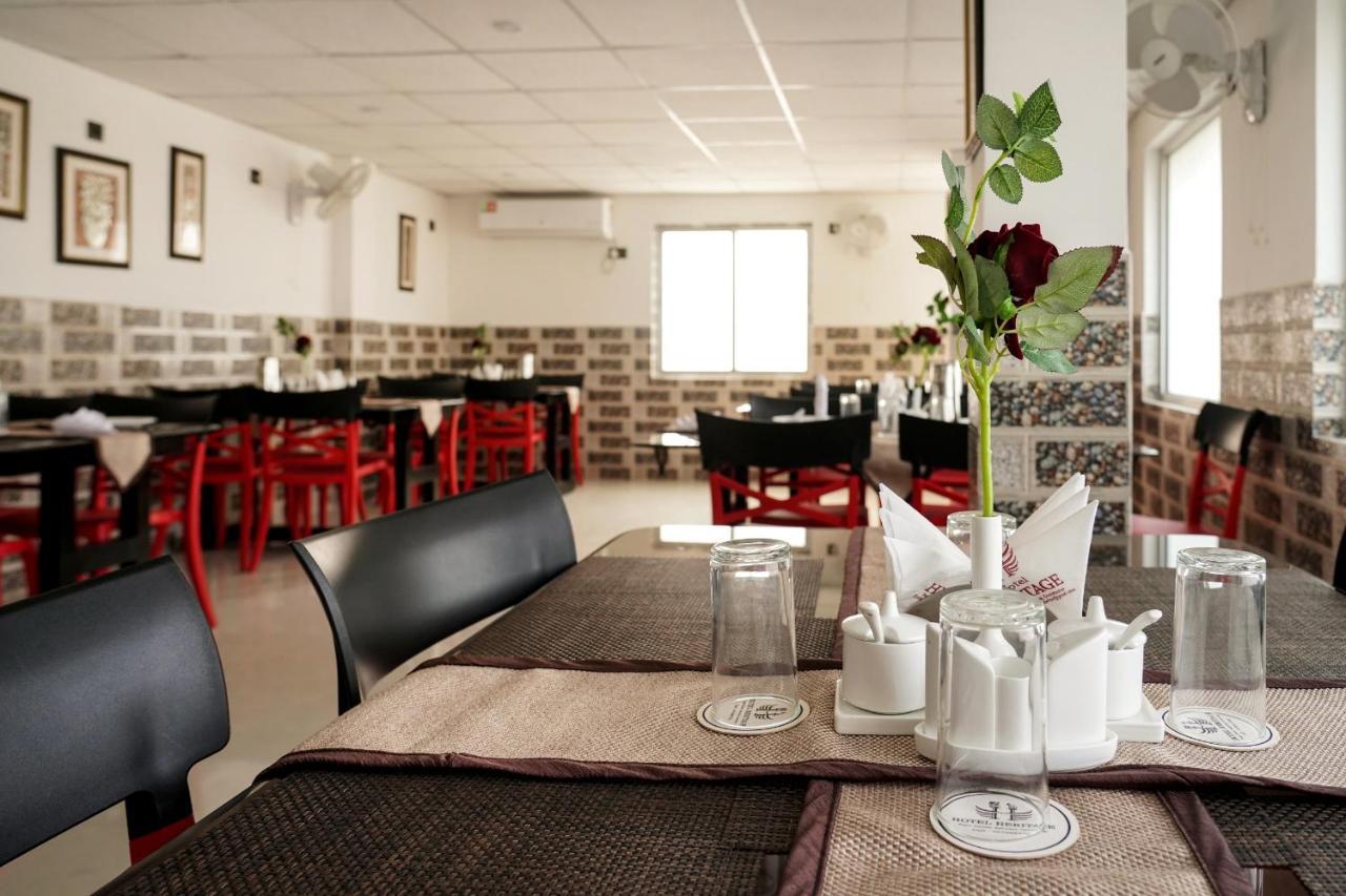 Hotel Heritage Koch Bihār Kültér fotó