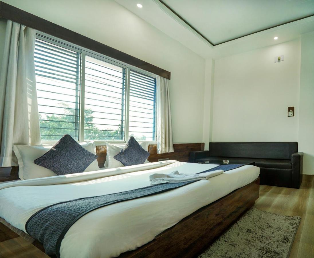 Hotel Heritage Koch Bihār Kültér fotó