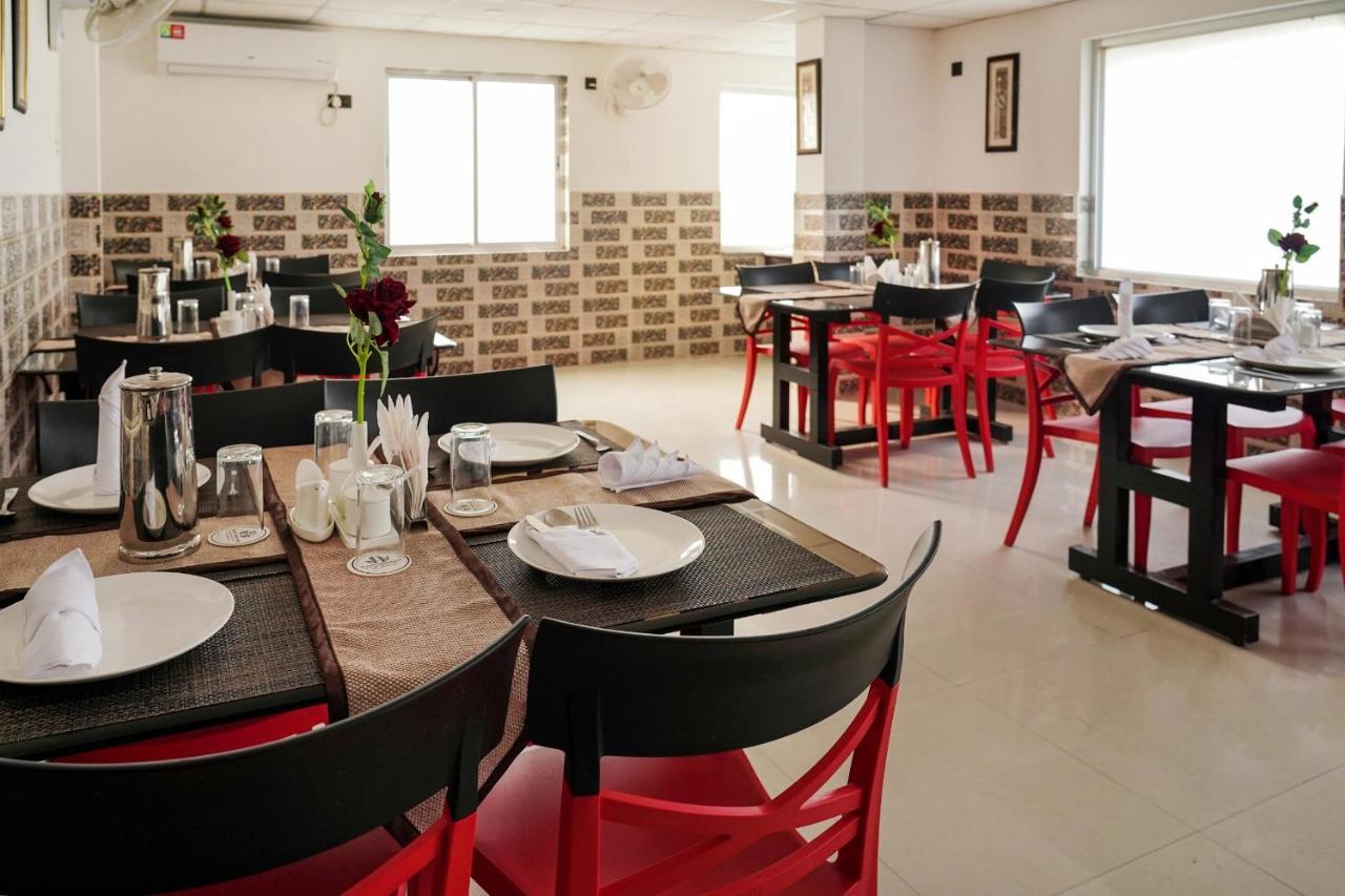 Hotel Heritage Koch Bihār Kültér fotó