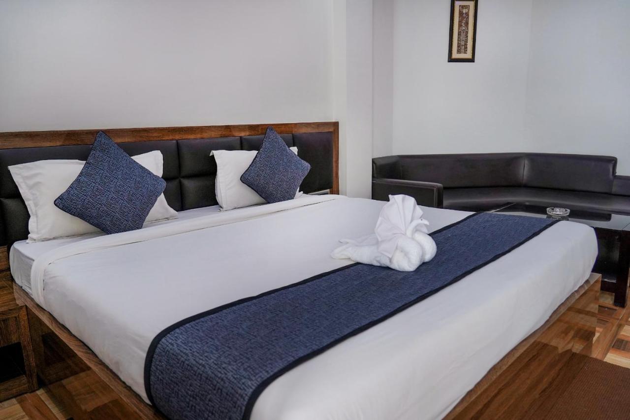 Hotel Heritage Koch Bihār Kültér fotó